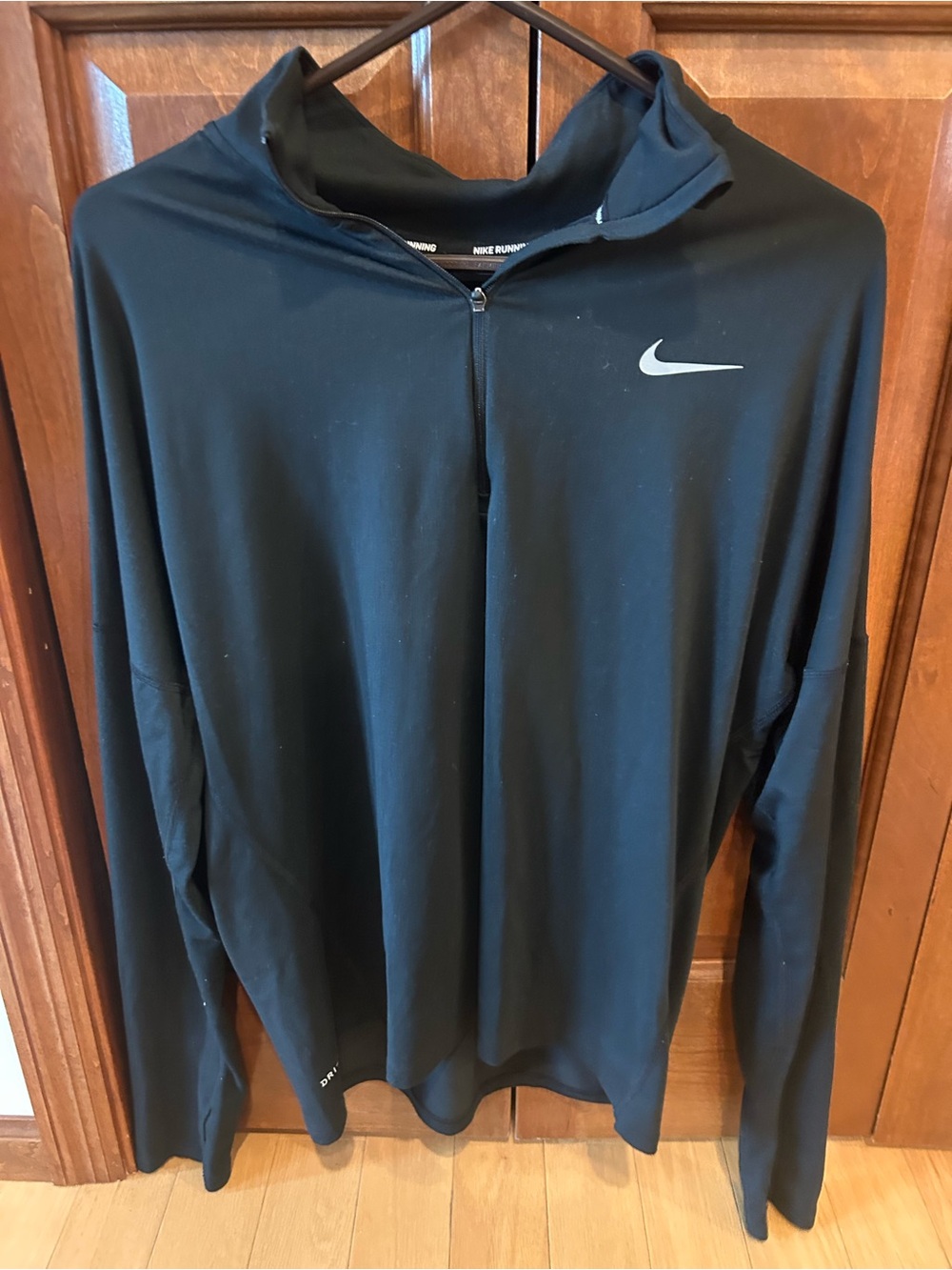 Nike Black Women’s Lightweight Quarter-Zip Performance Jacket